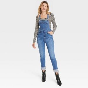Universal threads denim overalls size 8/29R